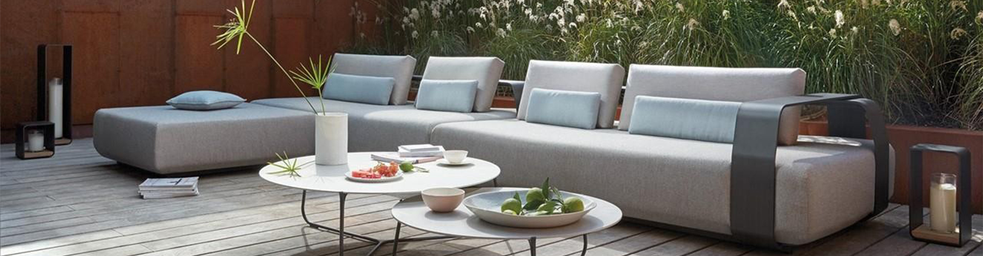 black outdoor dining chair